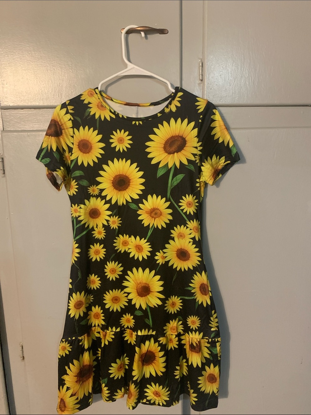 Black Sunflower Print Short Sleeve Dress